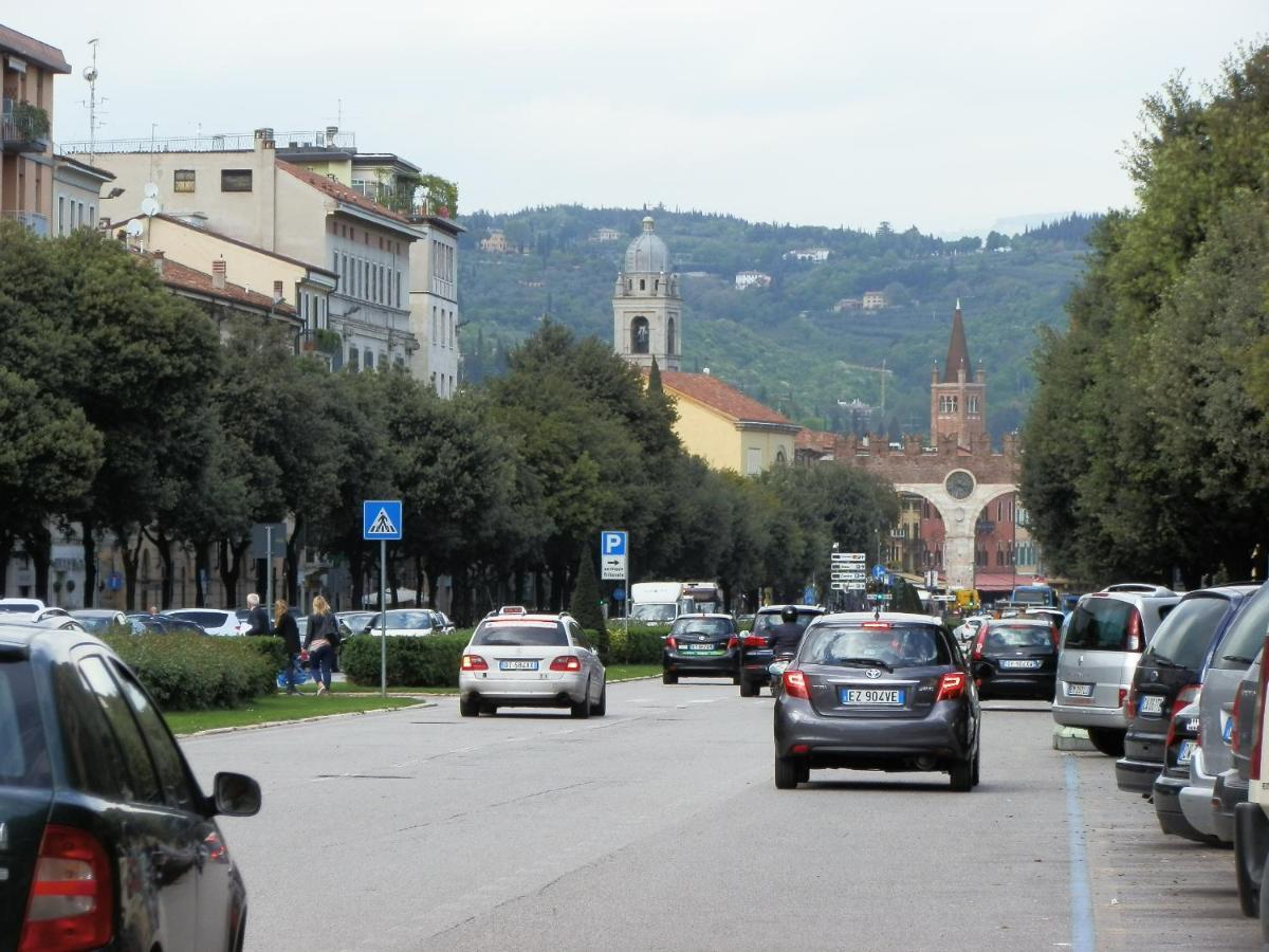 Attico Di Charme Bed & Breakfast Verona Eksteriør bilde