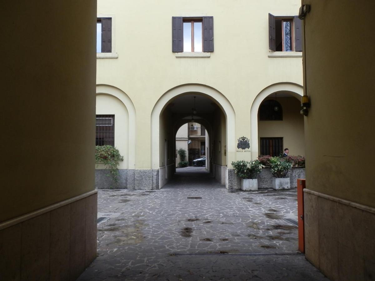 Attico Di Charme Bed & Breakfast Verona Eksteriør bilde